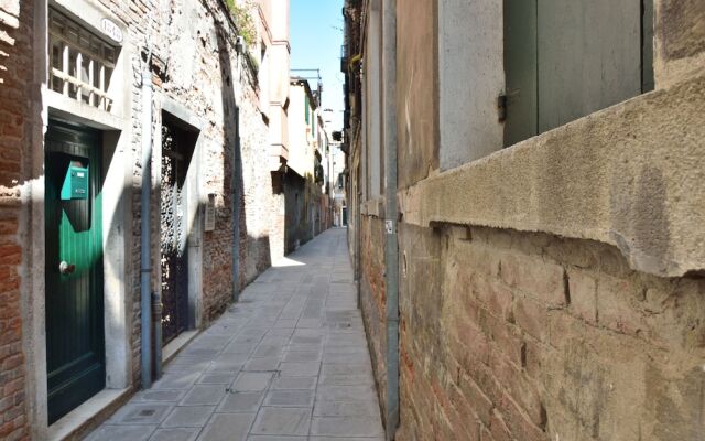 Calle Del Forno Apartment