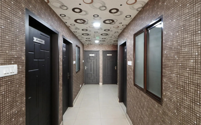 OYO 76182 Crystal Guest House