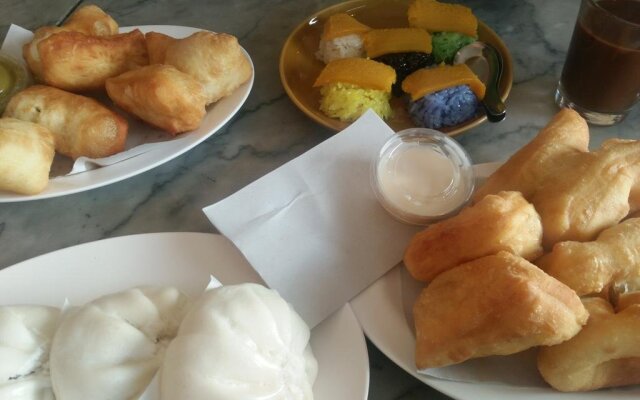 Maliwan Holiday Home