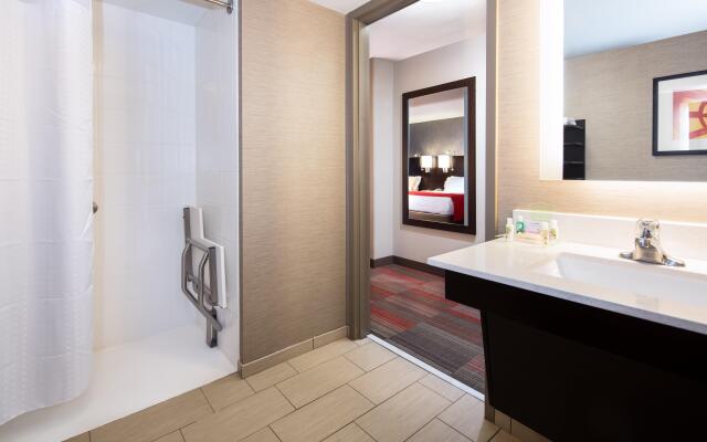 Holiday Inn Milwaukee Riverfront by IHG