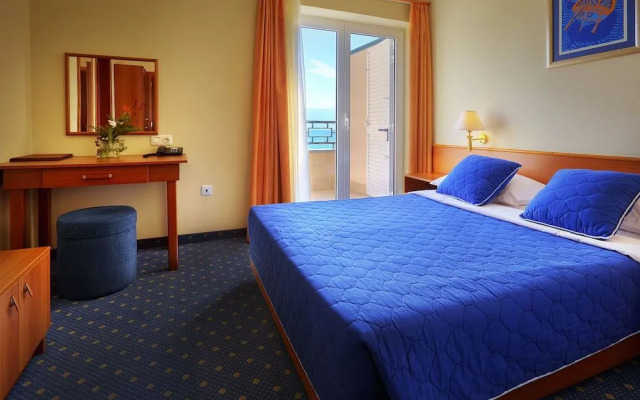 Hotel Dobrovit