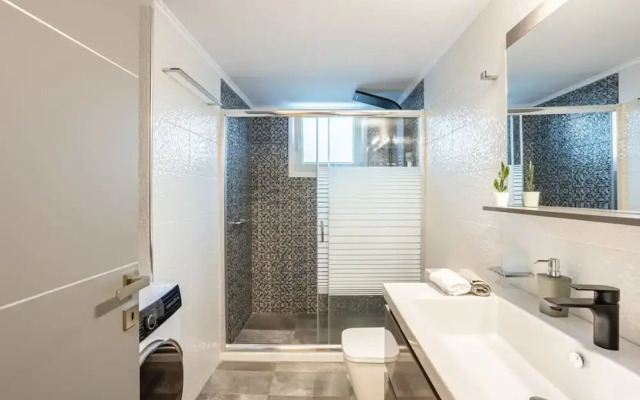Avia Seaview Getaway - Konstantina s Hidden Haven