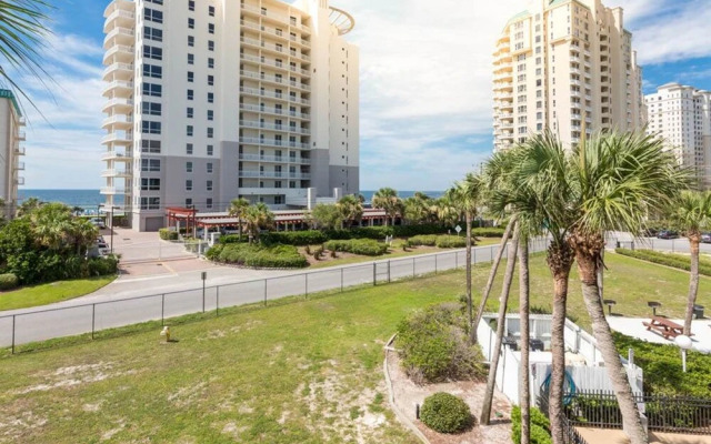 Grand Caribbean East & West W305