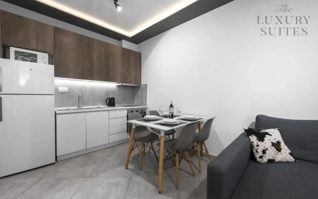 Adelle Apartments The Luxury Suites