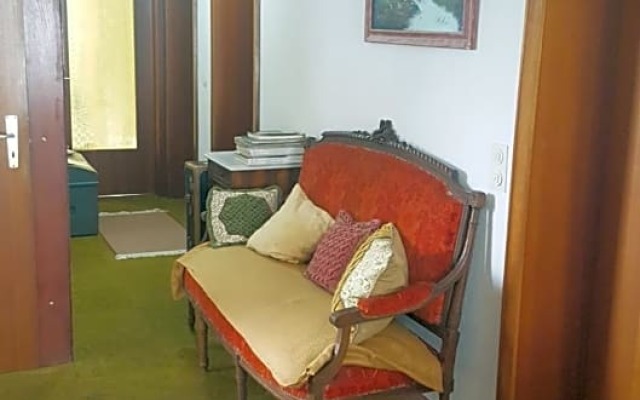 Weinhaus em Wingert