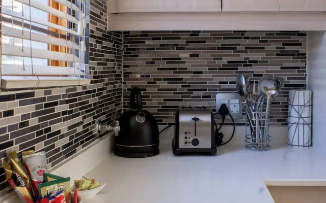 Beautiful 2 Bedroom Apartment Near Monte Casino