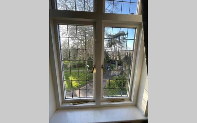 NomiHomes-Otis House-Free Parking x 2-Central -10ppl