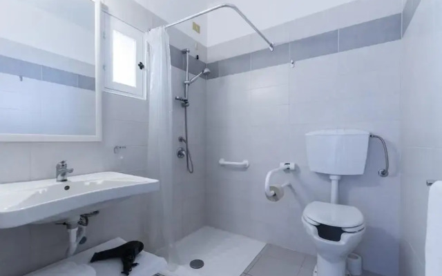 Four Rooms - Quattru Stansie