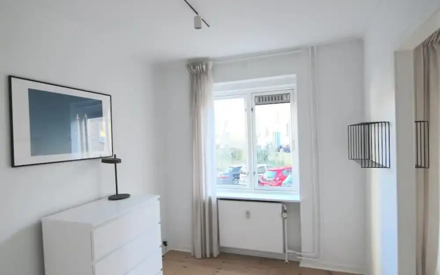 Great 2-bed w Balcony in Charlottenlund