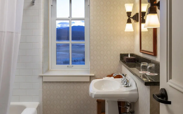 St. Eugene Golf Resort & Casino