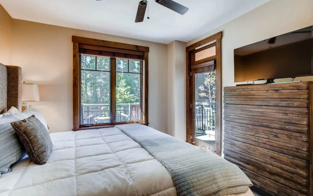 Water House On Main Street #6106