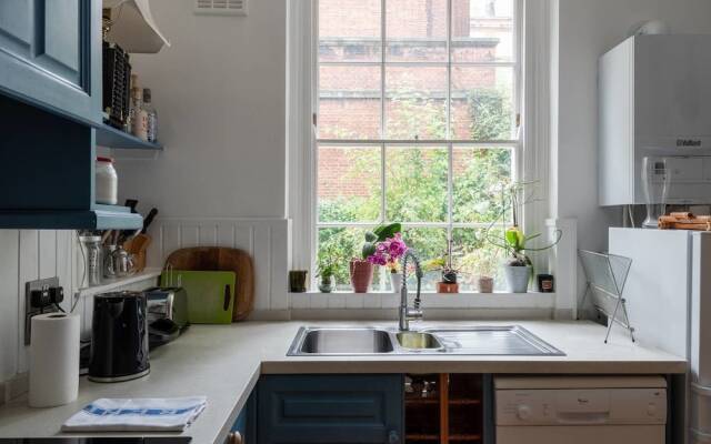 Fantastic 2 Bedroom Flat In The Heart Of London