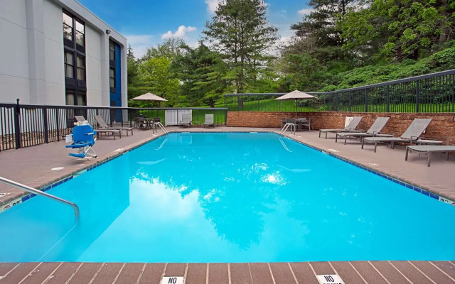 Hampton Inn State College