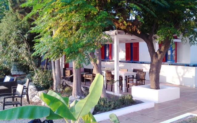 Theodorou Beach Hotel Apartments