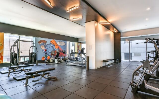 Noel Suites- Peter and Richmond St West