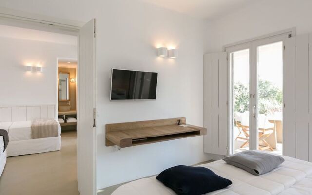 Seven Santa Maria Paros Boutique Hotel