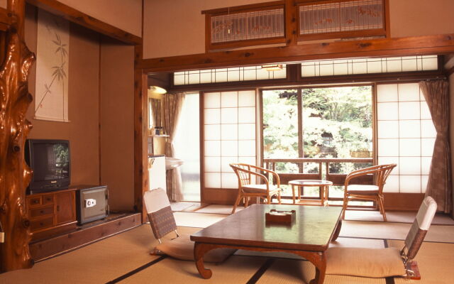 Takaragawa Onsen Osenkaku Hotel