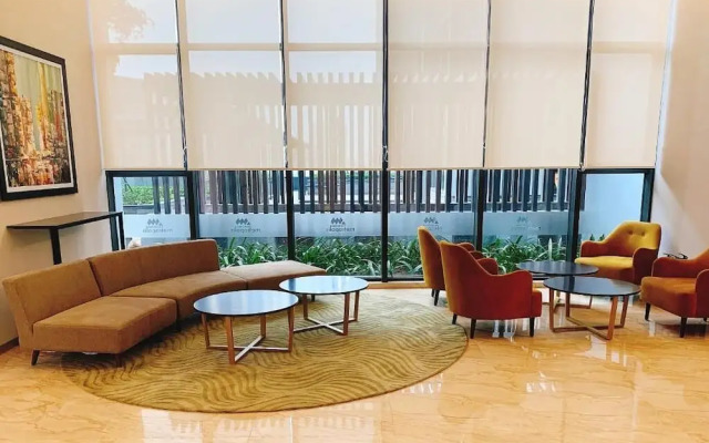 Metropolis Apartment