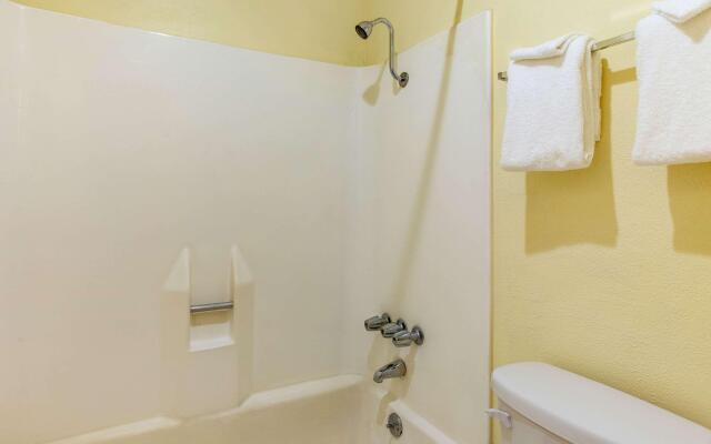 Econo Lodge Waco North I-35