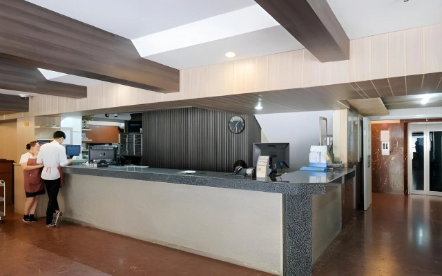 Watana Hotel