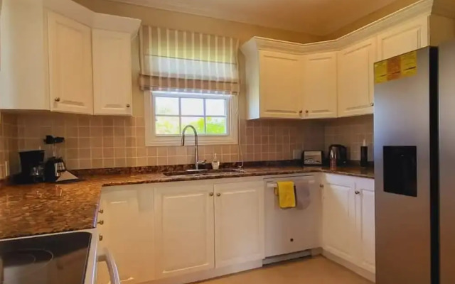 Villa Vuemont - Peaceful 3 Bedroom Villa With Pool