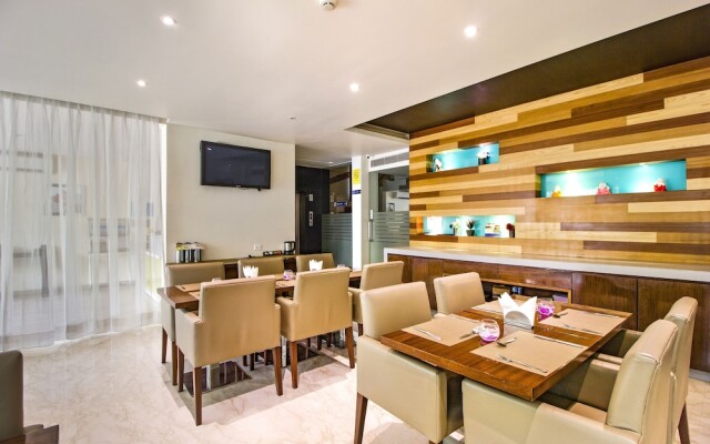 Cabana Hotel