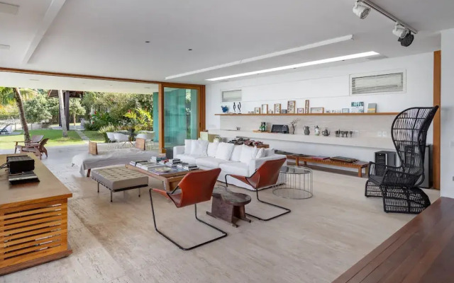 House With Private Beach in Porto Bello Mangaratiba