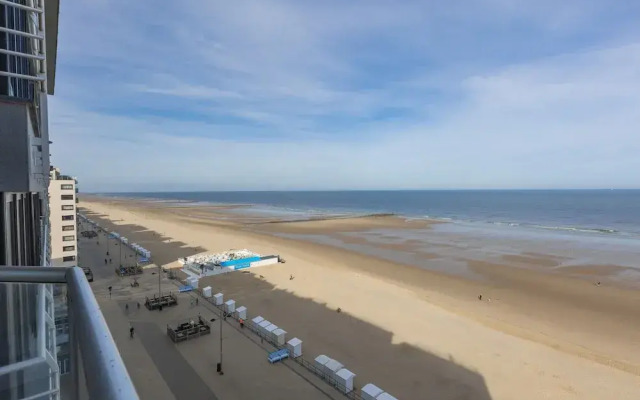 Elegant Apartment With Terrace