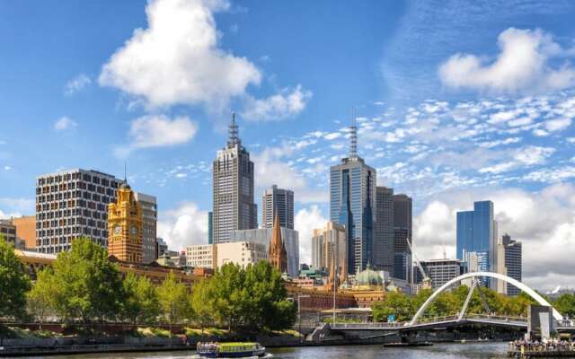 ReadySet Apartments on Southbank Boulevard