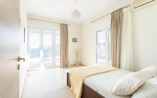 Daskalio Sea Front House