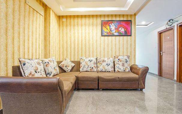 Fabhotel Royal Inn I