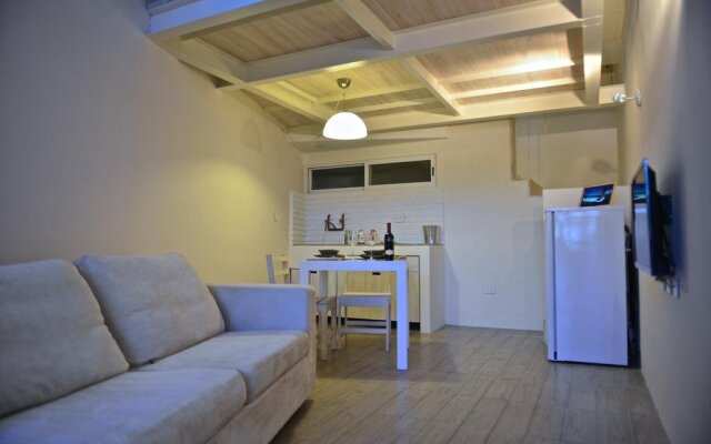 Lory House