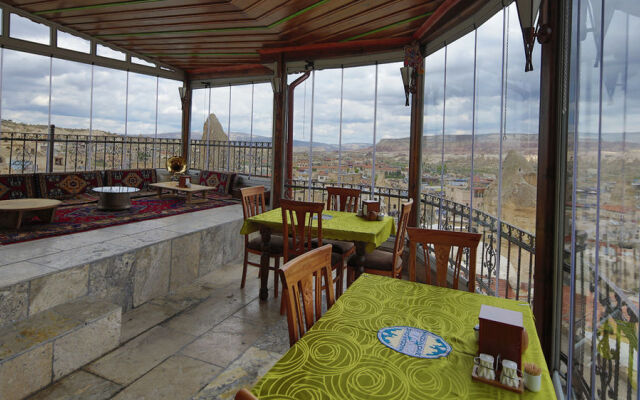Maccan Cave Hotel