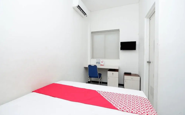 Sunshine Hostel by OYO Rooms