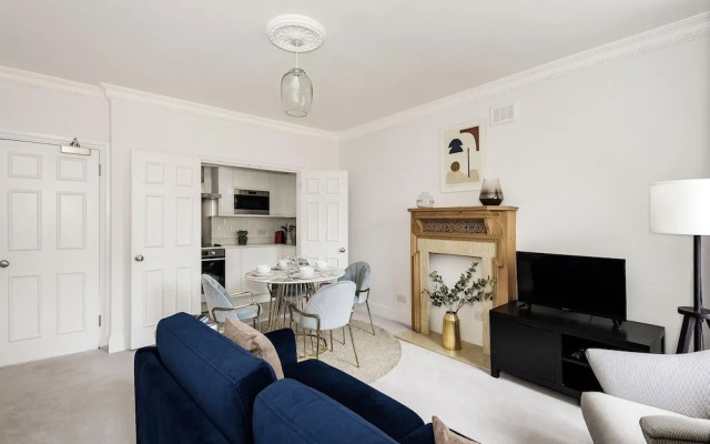 The Knightsbridge Suite Next to Sloane Square