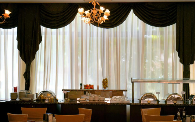 Hotel Saturn