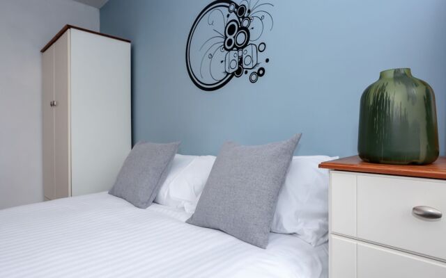 Lakeside view - Manchester townhouse