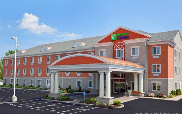 Holiday Inn Express Hotel & Suites Gananoque, an IHG Hotel