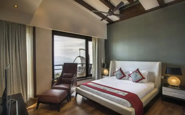 An Extravagant Pushp Villa Overlooking the Ganges