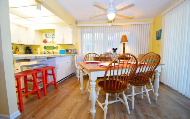 Thunder Island 112c 2 Bedroom Condo by RedAwning