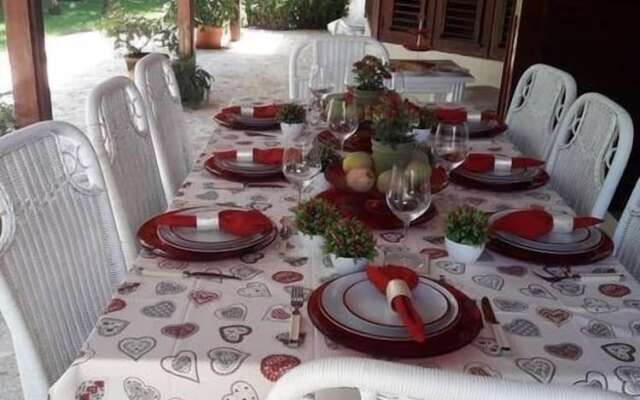 5BR 4.5BA Las Piñas CdC Villa by ASVR