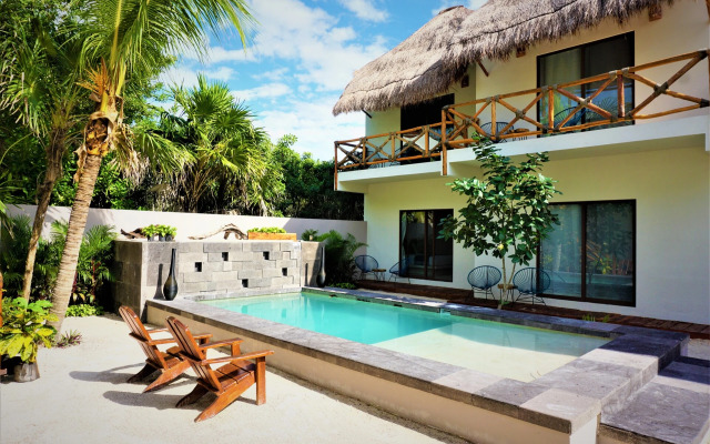 La Puerta Azul Beachfront - Adults Only