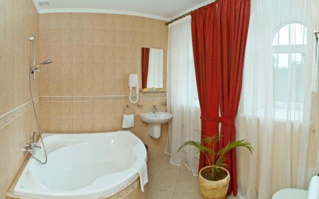 Dynastya Hotel