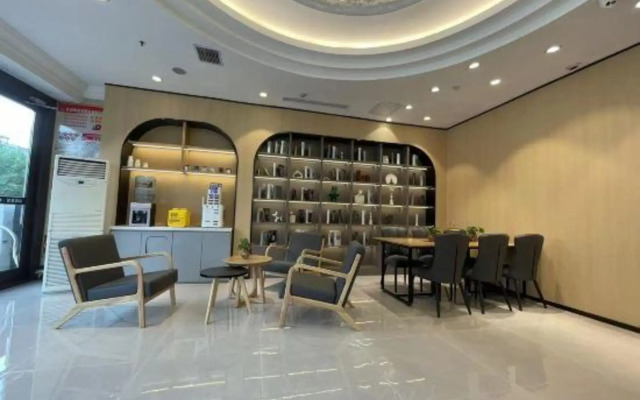 Chaoyang Business Hotel