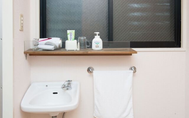 Hotel & Condominium airBest