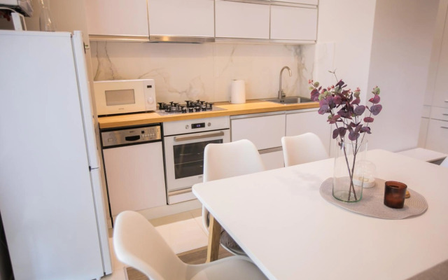 Апартаменти з сучасним ремонтом, вул. Проспект Чорновола 16є