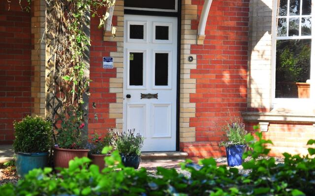 Oaklands Bed & Breakfast - B&B