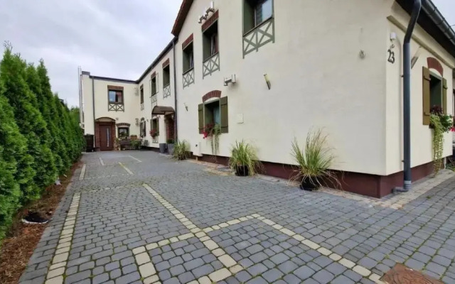 L&B House