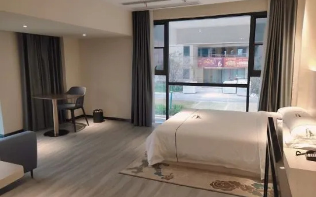 Danjiangkou Guanlan International Hotel（Hanjiang Avenue storefront）