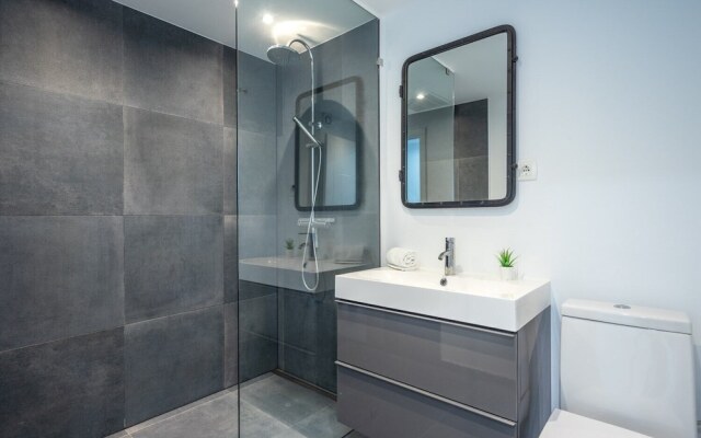 Stunning 3BR Terrace Apartment Best location Ref 124